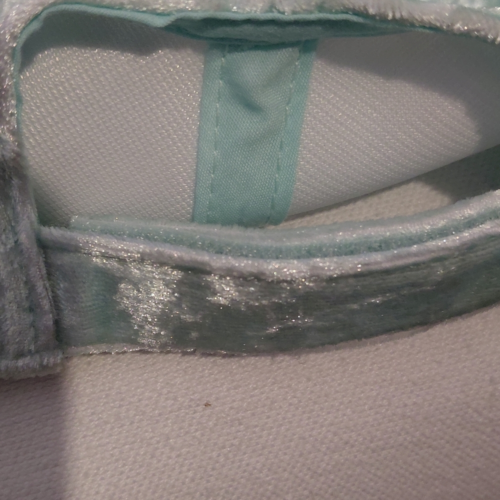 Adorable Velvet Cat Cap with Floral Design - Picture 3 of 7